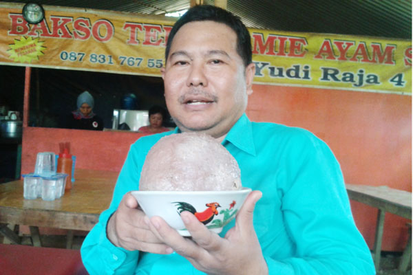 Woow !!! Ada Bakso Super Raksasa di Singorojo Mayong Mau Coba Silakan