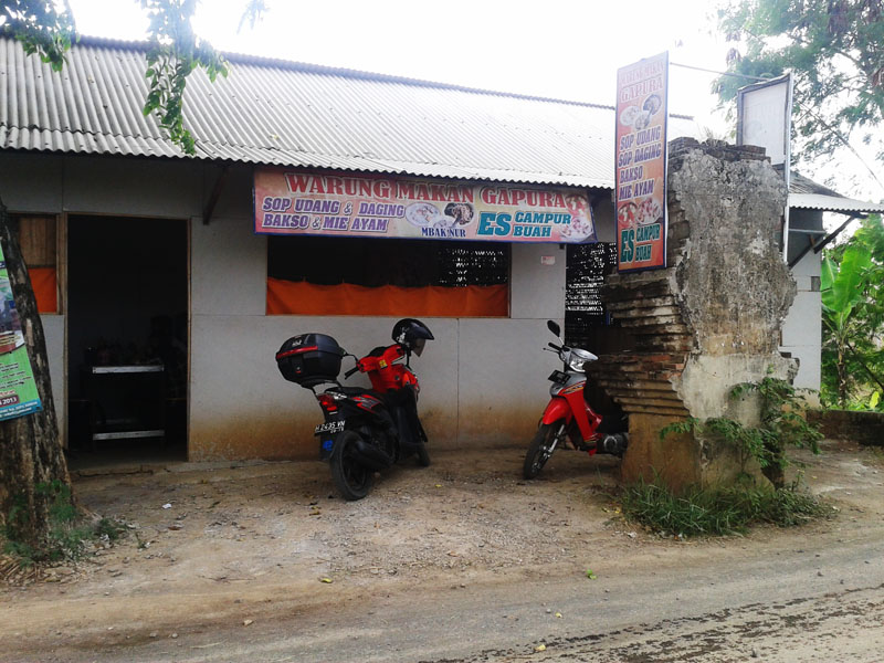 Menikmati Hidangan Warung Makan Gapura Kaliombo Jepara Mantap