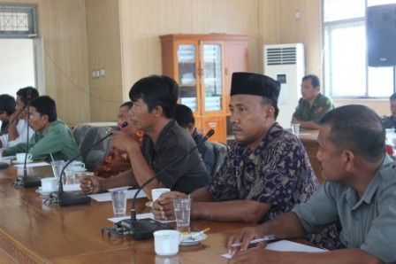 UU Desa Disahkan, Kades Datangi DPRD