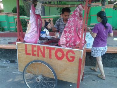 Lenthog Bang Arif Mangkal Di Alon-Alon Jepara