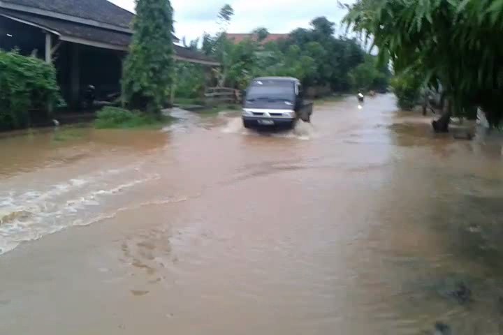 Jalan Raya Tegal Sambi Jepara Kembali Tergenang