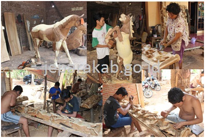 Kerajinan Patung Kuda “Jingkrak” Dari Jepara