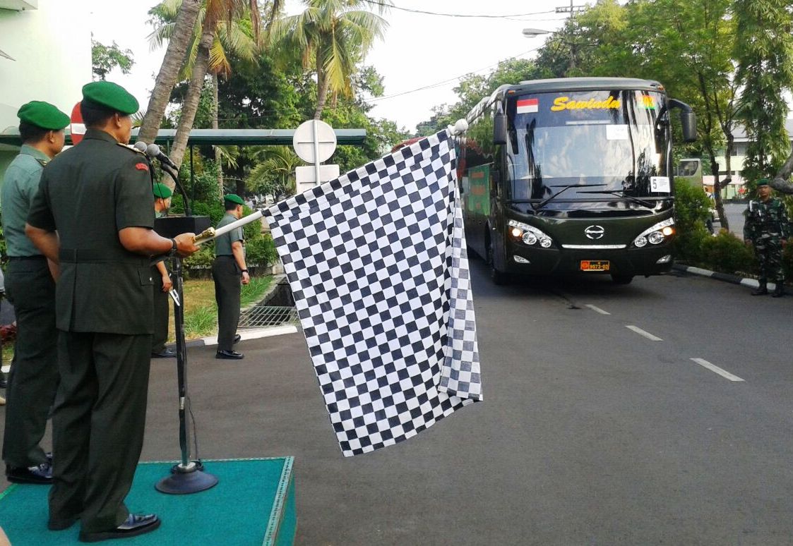 Pangdam Jaya Lepas Mudik bersama  Militer dan PNS Kodam Jaya