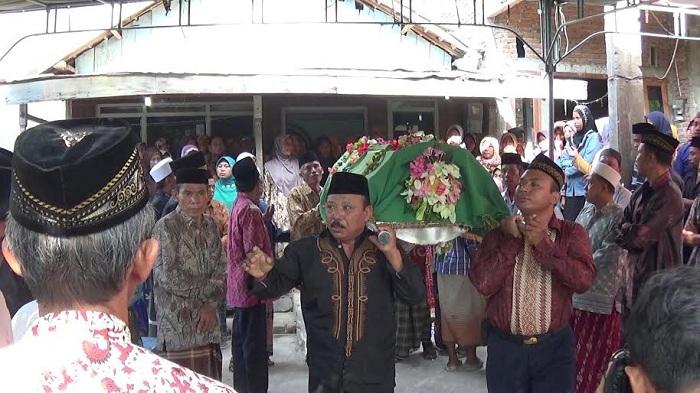 Pemakaman Ahmad Zakki Korban Barongan Wonowoso, Ibunya Menangis Histeris