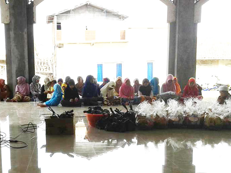 Kegembiraan  Yatama Di Yaumu Asyuro Di Masjid Jami’ Baitul Makmur Kedungmutih