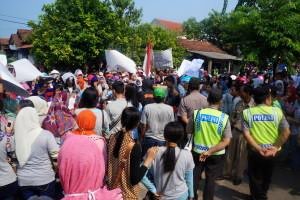 Lemburan Tak Di Bayar , Pekerja  Pabrik PT JIALE  Jepara  Rame-Rame Demo