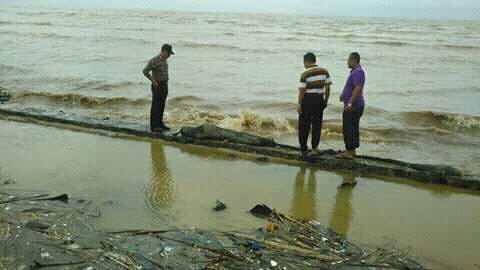 Ditemukan Mayat Laki-laki Tanpa Identitas Di Pantai Semat