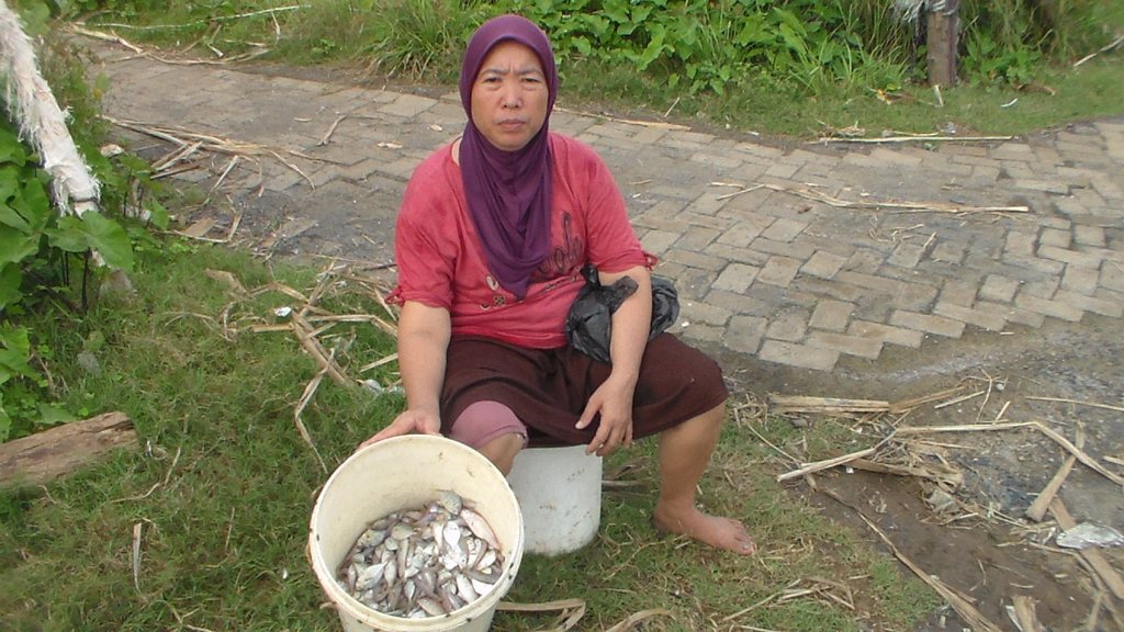 Bu Suliyah Karangaji ,Hidupi Keluarga  Berdagang Ikan Rucah