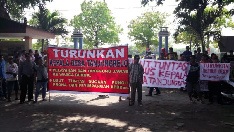 Kepala Desa Tanjung Rejo Kudus di Demo Warganya , Kena Apa Ya ?