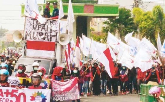 Buruh Jepara Demo Minta Kenaikan Upah , UMK Saat ini Dinilai Masih Rendah