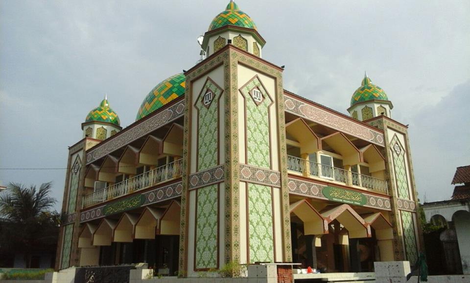 Masjid Baitur Rohim Gemulung Pecangaan , Indah kaya Ornamen Klasik dan Khot
