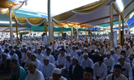 Ribuan Orang Padati Alun Alun Demak , Dzikir Maulidurrosul SAW dan Haul Akbar Jateng 2018