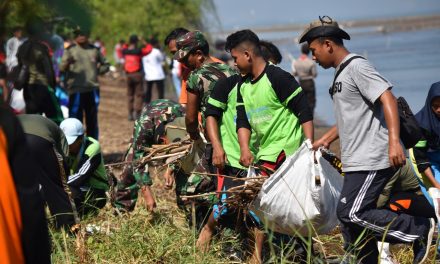 Gerakan Bersih –  Bersih Pantai Istambul Demak , Untuk Sedot Pengunjung