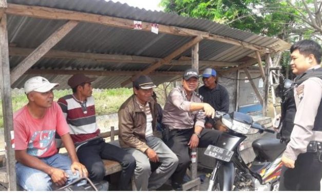 Ka SPK Polsek Karangawen Bina Tukang Ojek ,  di Pangkalan Ojek Desa Brambang