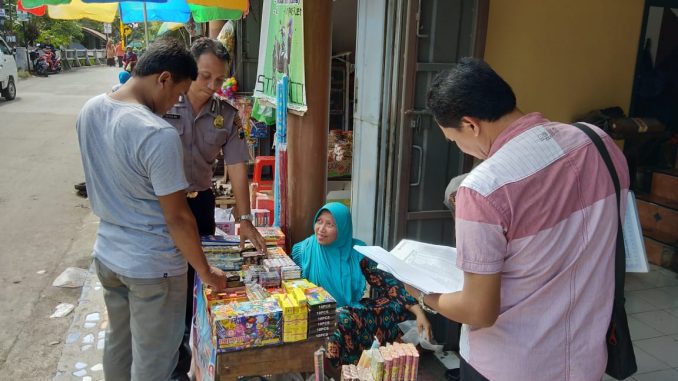 Jaga Kenyamanan di Bulan Ramadhan , Kanit Binmas Polsek Wedung Laksanakan Operasi Petasan