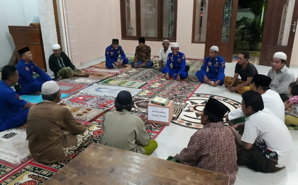 SatPol Air Polres Jepara Giat Tarling Untuk Dekatkan Diri Dengan Masyarakat