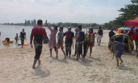 H+4 Lebaran Ribuan Pengunjung Serbu Pantai Bandengan Jepara