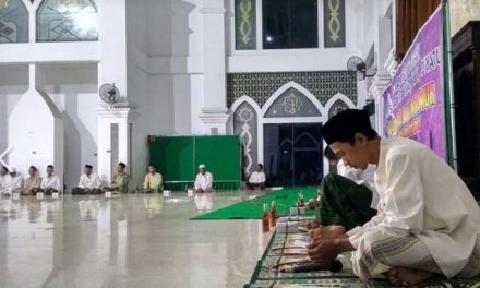 Malam Nuzulul Qur’an dan Santunan Yatama Masjid Jami’ Baitul Makmur Kedungmutih