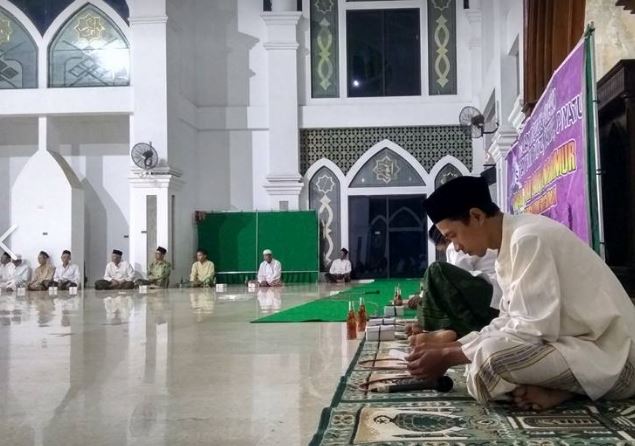 Malam Nuzulul Qur’an dan Santunan Yatama Masjid Jami’ Baitul Makmur Kedungmutih