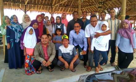 Alumni MA Walisongo Pecangaan 1993 Reuni Sambil Berwisata di Pantai Bandengan Jepara