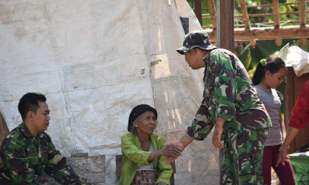 Mbah Legimah Rela Rumahnya di Robohkan Tentara , Ini Penyebabnya