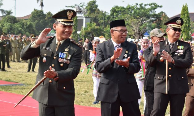 “Goyang Nasi Padang” Meriahkan  HUT Ke 72 Bhayangkara Di Alon Alon Demak