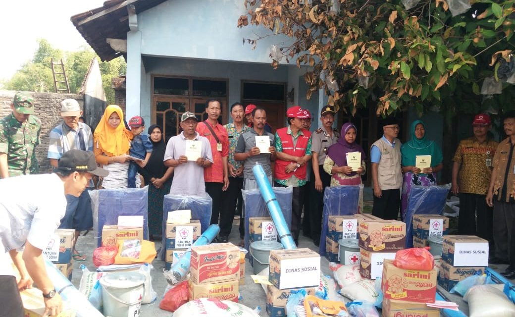 Korban Kebakaran Desa Geneng Mijen ,  Terima Bantuan Dari Pemerintah Demak