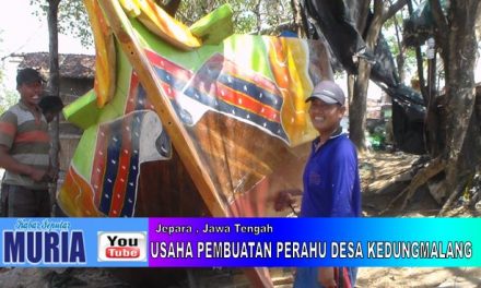 Melihat Usaha Pembuatan Perahu  Pak  Miftakhul Jannah Kedungmalang Jepara