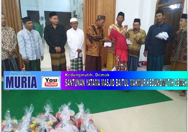 Tahun Baru Hijriyah , Pengurus Masjid Jami’ Baitul Makmur Kedungmutih Demak Santuni Yatama