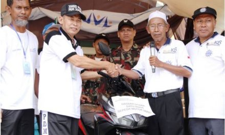 H. Abdul Kholik  Dapat Doorpize Motor Langsung Diwakafkan ke Muhammadiyah