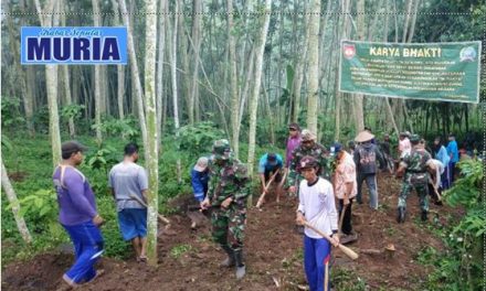 KARYA BAKTI TNI di Desa Cabak Pati , Buat Jalan Baru Untuk Warga