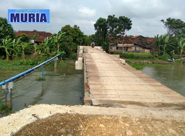 Asyik !!!! Lewat Jembatan Sasak Ndoro Payung Kaliombo Jepara  Tak Bayar Lagi