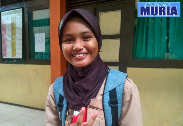 Norina Fabrillia Rosa Siswa SMP 1 Pecangaan Jepara  Yang Bersuara Merdu