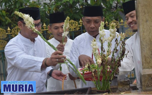 HUT Demak ke 516 , Forkopimda Demak Ziarahi Makam Raja- Raja Demak