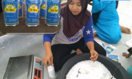 Kelompok BUEKA Kedungmutih Produksi Garam Rebus Beriodium “De Uyah “