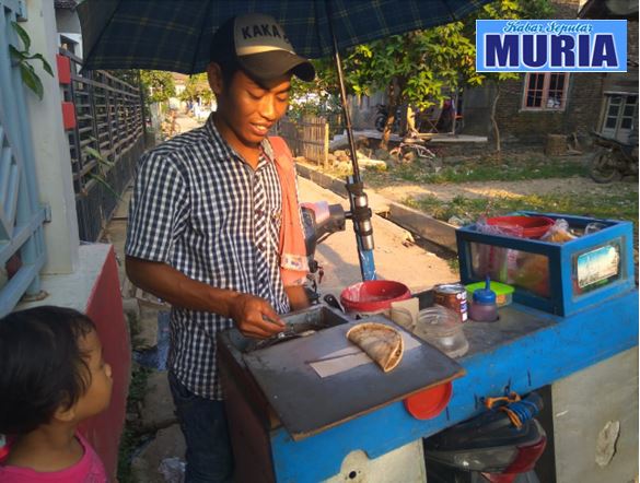 Bang Didik Warga Kenduren Demak, Jualan Kue Leker Wajannya Harus Muter