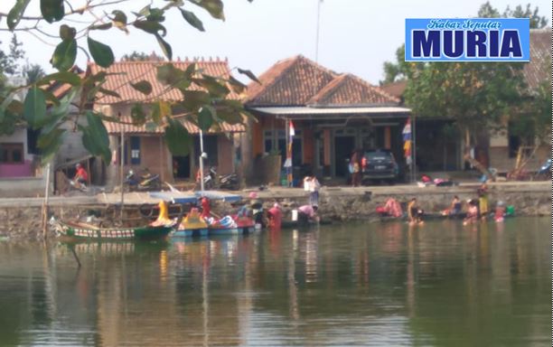 Kekeringan Warga Desa Kedungkarang Demak , Gunakan Air kolam Dangkal untuk Mandi dan cuci