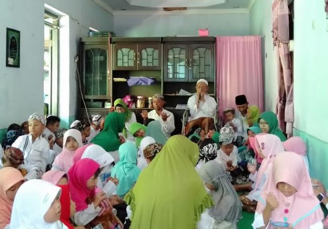 Hari Santri Nasional, KB Al-Azhar Kunjungi Pondok Assanusiyah