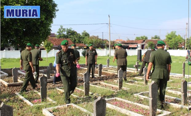 Ziarah di Taman Makam Pahlawan Giri Dharma Pati  Dalam Rangka Hari Juang TNI AD