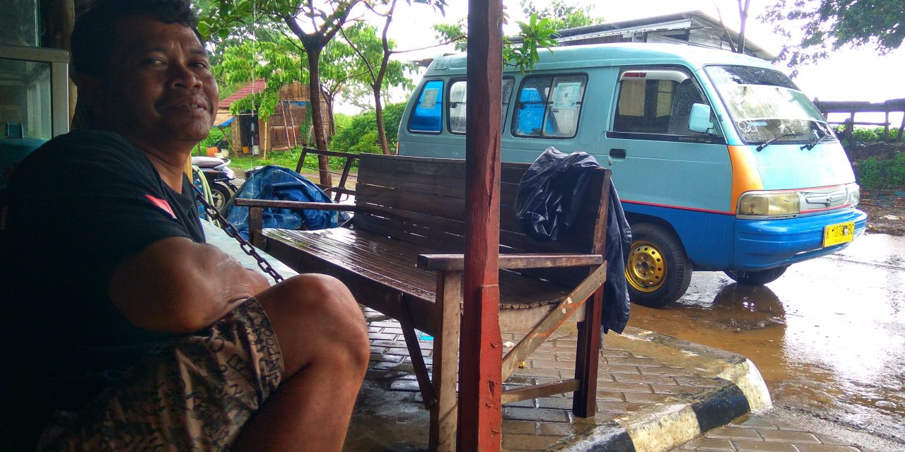 Bang Paesan Masih Bertahan Jalankan Angkudes di Jalur Kedungmalang-Pecangaan Jepara