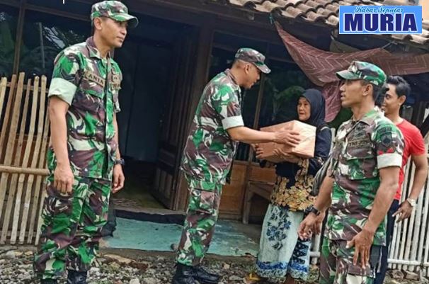 Tumbuhkan Rasa Kepedulian  Terhadap  Sesama Warga  , Dengan Berbagi Paket Sembako