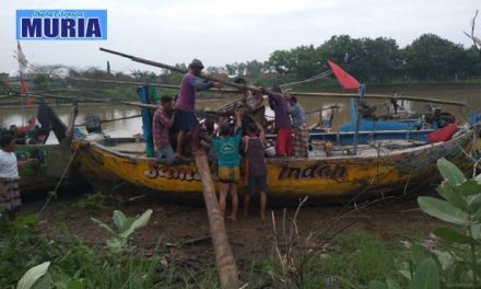 Nelayan Karangaji Jepara Bulan Januari Ini Sering Prei,Laut Ombak Tinggi