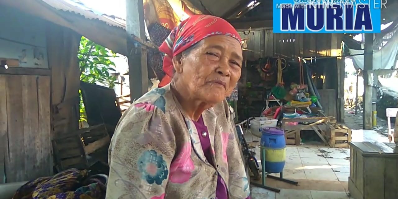 Mbah Sutiah Wiraswasta Sejati , 40 Tahun Berjualan di Pasar Desa Babalan Demak