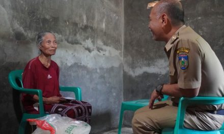 Diunggah Tetangga 3 Warga Kurang Mampu di Sambangi Plt Bupati Jepara