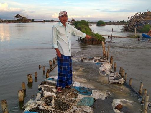 Tanggul SWD I Desa Kedungmutih Demak  Jebol , Petambak Kesulitan Membuat Garam