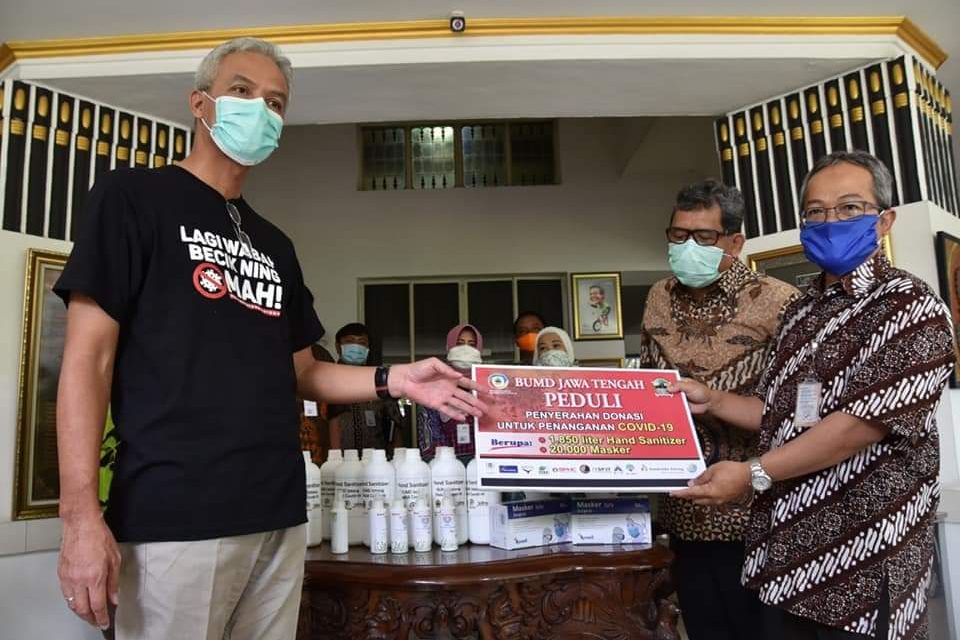 Peduli Penanganan Covid-19, BUMD Jateng Donasi Masker dan Hand Sanitizer