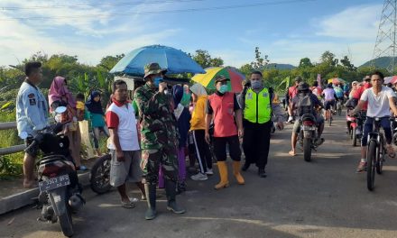 Dengan Berjalan Kaki, Tiga Pilar Desa Banyumeneng Berikan Himbaun Kepada Masyarakat Terkait Penyebaran Virus Corona