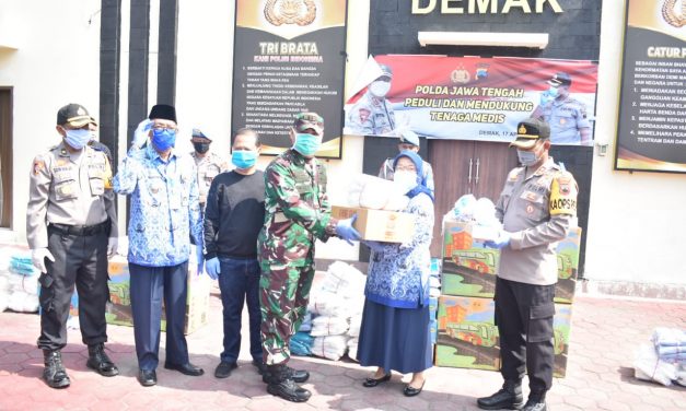 Pemkab Demak, Berikan Bantuan APD Kepada Rumah Sakit Di Kabupaten Demak