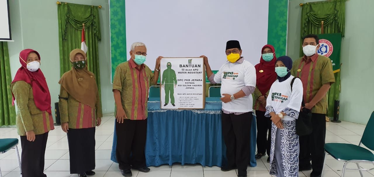 PKB serahkan 50 Baju Hazmat kepada RSI Sultan Hadlirin