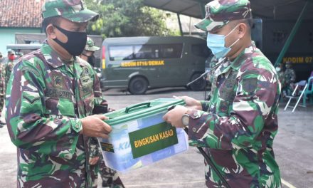 Prajurit Dan PNS Kodim 0716/Demak, Bingkisan Dari Kasad